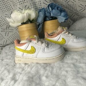 Nike White and Yellow Sneakers Classic Design